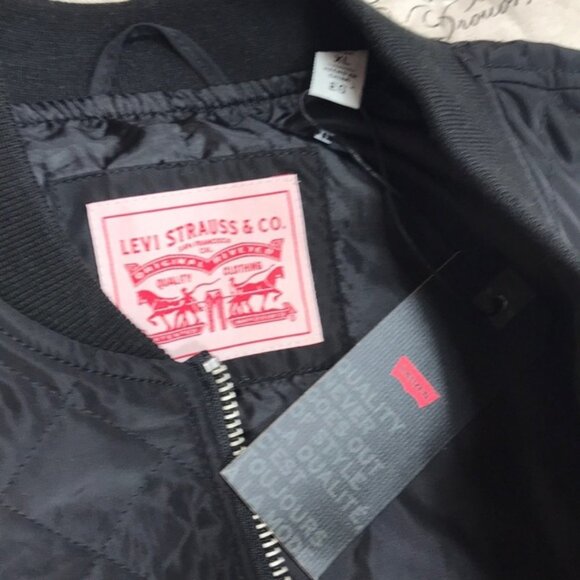 Levi's Quilted Solid Bomber Jacket - Picture 8 of 9